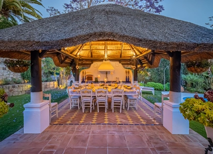 ELEGANTE VILLA MEDITERRÁNEA DE 7 DORMITORIOS EN BAHÍA DE MARBELLA