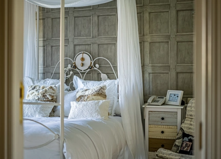 ELEGANTE VILLA MEDITERRÁNEA DE 7 DORMITORIOS EN BAHÍA DE MARBELLA