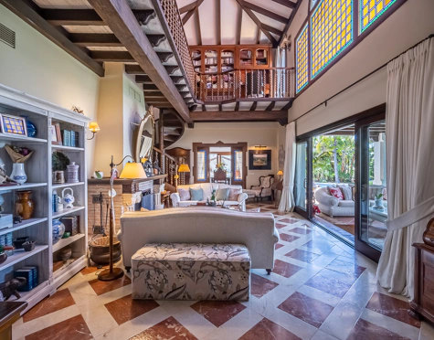 Villa for sale in Bahia de Marbella, Marbella Este