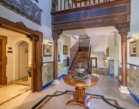 Villa for sale in Bahia de Marbella, Marbella Este