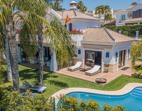 Villa for sale in Bahia de Marbella, Marbella Este