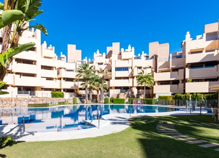 Luxury Apartment with Private Pool and Sea Views in Bahía de la Plata, Estepona