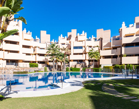 Atico Duplex en alquiler a corta temporada en Bahia de la Plata, Estepona East