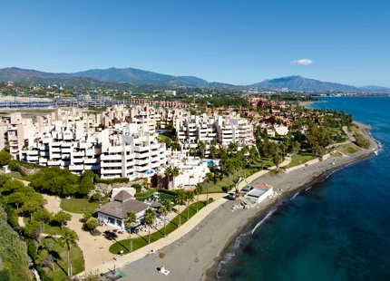 Luxury Apartment with Private Pool and Sea Views in Bahía de la Plata, Estepona