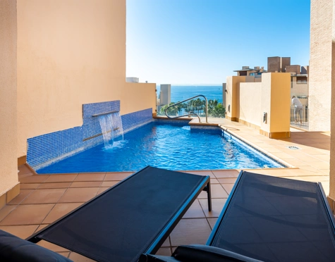 Atico Duplex en alquiler a corta temporada en Bahia de la Plata, Estepona East