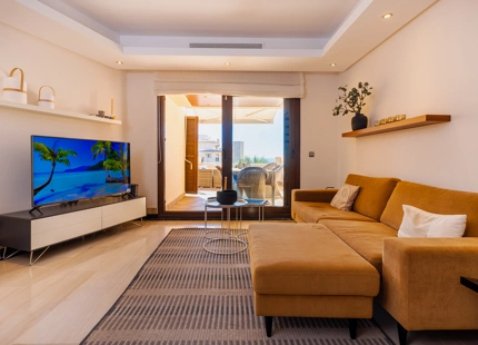 Luxury Apartment with Private Pool and Sea Views in Bahía de la Plata, Estepona