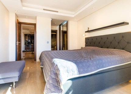 Luxury Apartment with Private Pool and Sea Views in Bahía de la Plata, Estepona