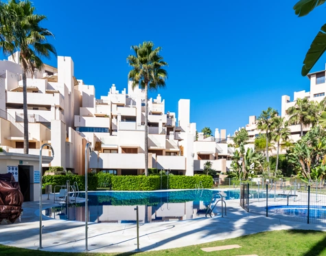 Atico Duplex en alquiler a corta temporada en Bahia de la Plata, Estepona East