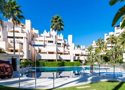 Luxury Apartment with Private Pool and Sea Views in Bahía de la Plata, Estepona