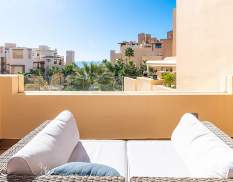 Atico Duplex en alquiler a corta temporada en Bahia de la Plata, Estepona East