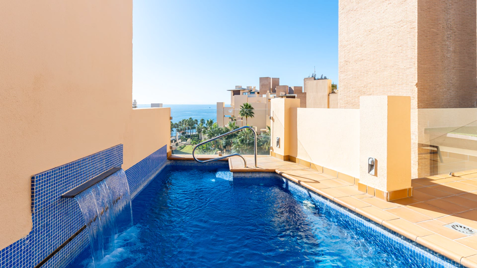 Duplex Penthouse for short term rent in Bahia de la Plata, Estepona East