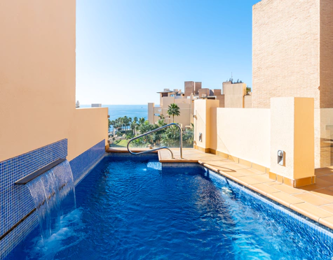 Atico Duplex en alquiler a corta temporada en Bahia de la Plata, Estepona East