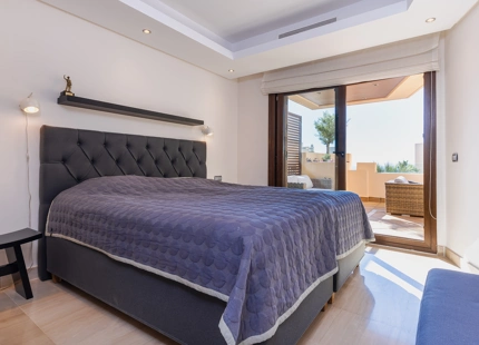 Luxury Apartment with Private Pool and Sea Views in Bahía de la Plata, Estepona