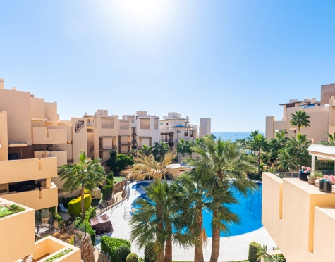 Luxury Apartment with Private Pool and Sea Views in Bahía de la Plata, Estepona