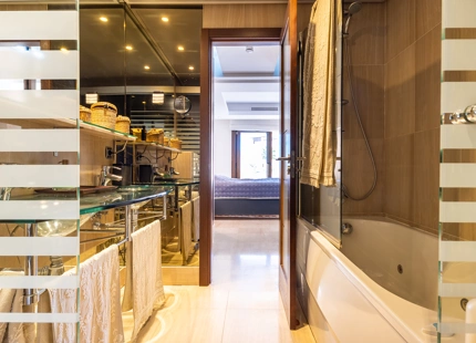 Luxury Apartment with Private Pool and Sea Views in Bahía de la Plata, Estepona