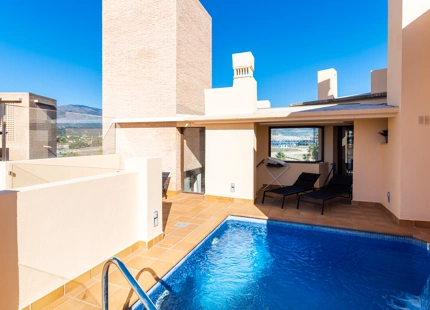 Luxury Apartment with Private Pool and Sea Views in Bahía de la Plata, Estepona