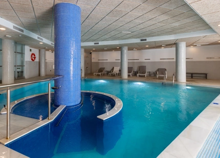 Luxury Apartment with Private Pool and Sea Views in Bahía de la Plata, Estepona