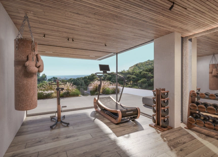 EXQUISITE 6-BEDROOM LUXURY VILLA IN THE PRESTIGIOUS EL MADROÑAL AREA