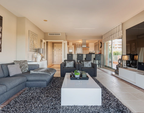 Penthouse for sale in Benatalaya, Estepona East