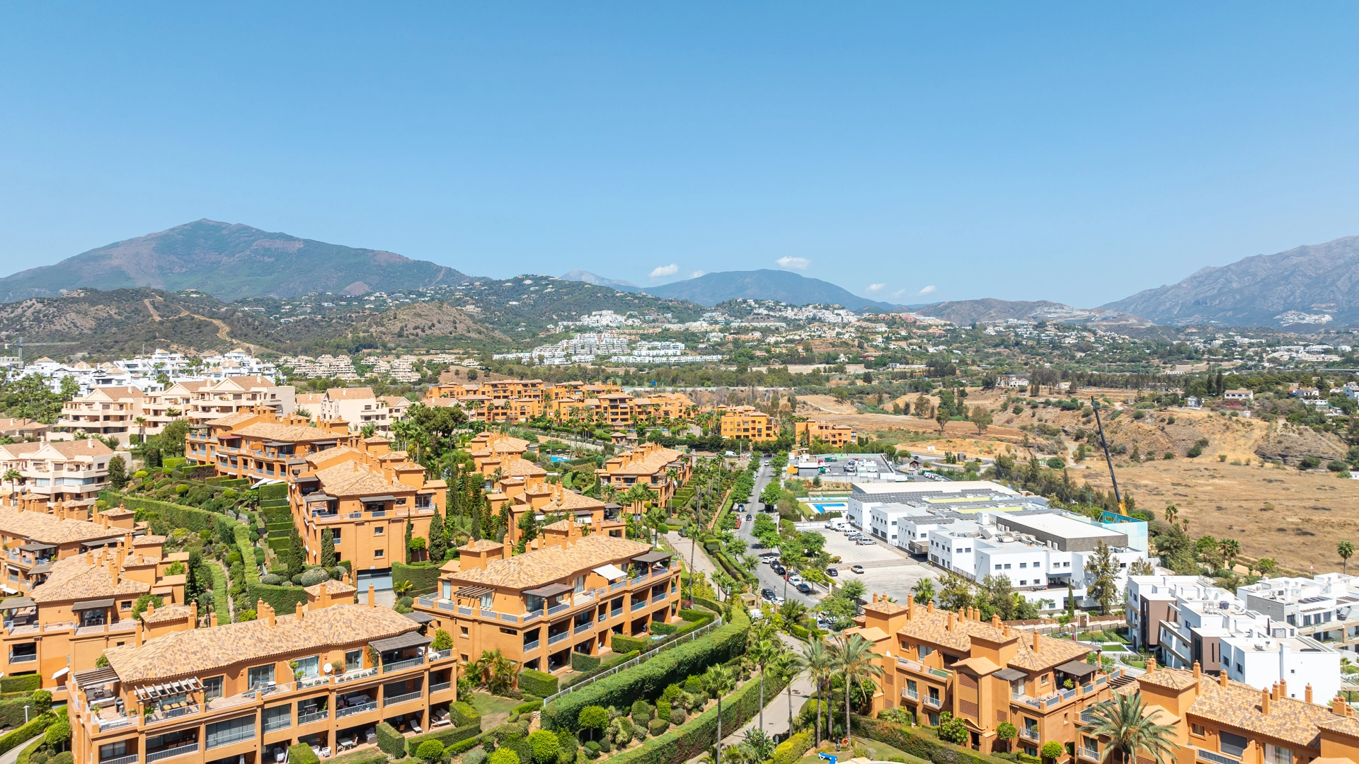 Ático en venta en Benatalaya, Estepona Este