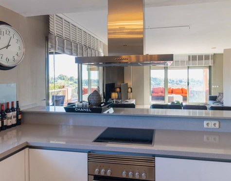 Penthouse for sale in Benatalaya, Estepona East