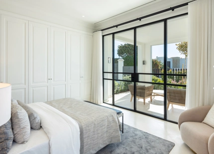 PROYECTO DE VILLA LUJOSA CON VISTAS AL MAR Y A LA MONTAÑA EN VALLE ROMANO, ESTEPONA
