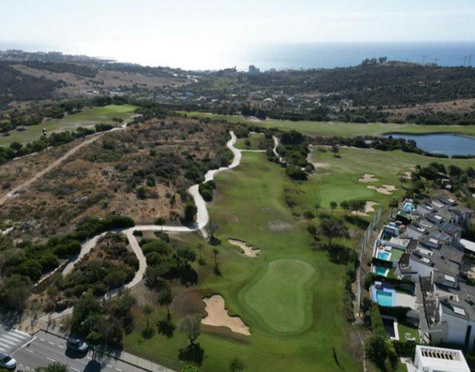 Villa for sale in Valle Romano, Estepona West