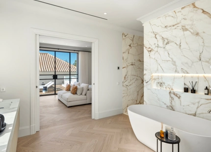 PROYECTO DE VILLA LUJOSA CON VISTAS AL MAR Y A LA MONTAÑA EN VALLE ROMANO, ESTEPONA