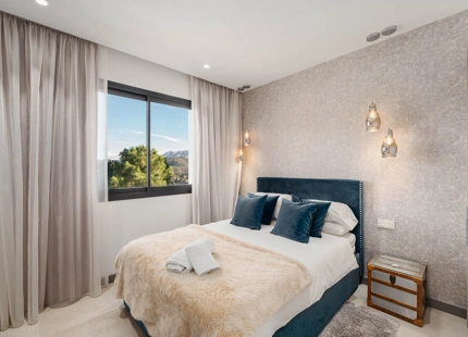 EXQUISITE LUXURY VILLA IN EL MADROÑAL WITH BREATHTAKING VIEWS