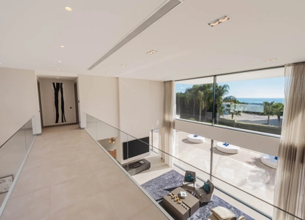 EXQUISITE LUXURY VILLA IN EL MADROÑAL WITH BREATHTAKING VIEWS