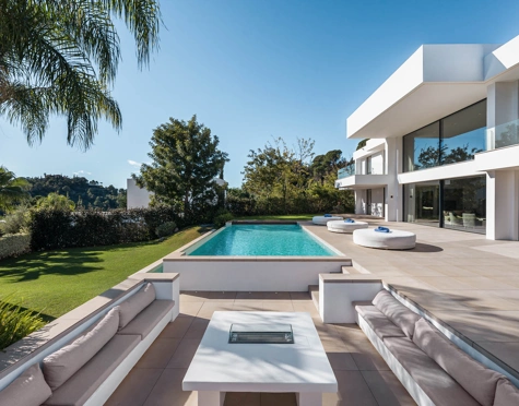 Villa for sale in El Madroñal, Benahavis