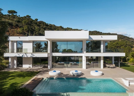 EXQUISITE LUXURY VILLA IN EL MADROÑAL WITH BREATHTAKING VIEWS