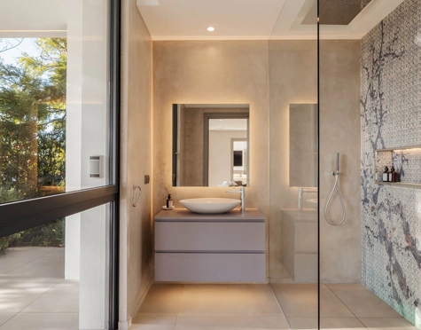 Villa for sale in El Madroñal, Benahavis
