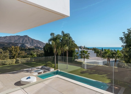 EXQUISITE LUXURY VILLA IN EL MADROÑAL WITH BREATHTAKING VIEWS