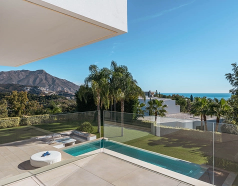 Villa for sale in El Madroñal, Benahavis