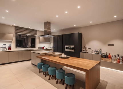 EXQUISITE LUXURY VILLA IN EL MADROÑAL WITH BREATHTAKING VIEWS