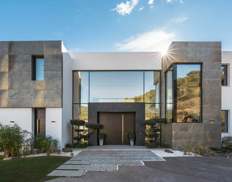 Villa for sale in El Madroñal, Benahavis