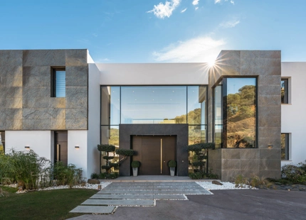 EXQUISITE LUXURY VILLA IN EL MADROÑAL WITH BREATHTAKING VIEWS
