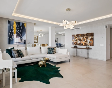 Apartamento en venta en Nueva Andalucia, Marbella