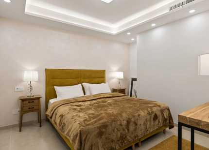 LUXURIOUS 7-BEDROOM APARTMENT WITH STUNNING TERRACE IN NUEVA ANDALUCÍA