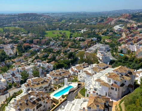 Apartamento en venta en Nueva Andalucia, Marbella