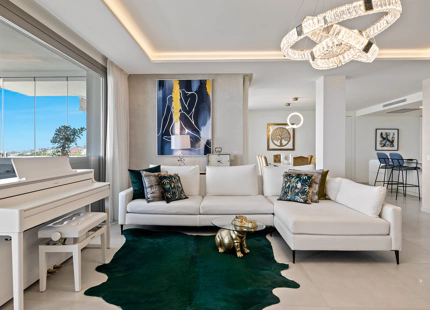 LUXURIOUS 7-BEDROOM APARTMENT WITH STUNNING TERRACE IN NUEVA ANDALUCÍA