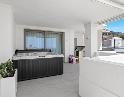 Apartamento en venta en Nueva Andalucia, Marbella