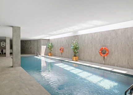 LUXURIOUS 7-BEDROOM APARTMENT WITH STUNNING TERRACE IN NUEVA ANDALUCÍA