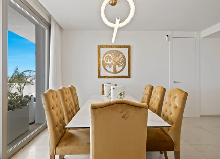 LUXURIOUS 7-BEDROOM APARTMENT WITH STUNNING TERRACE IN NUEVA ANDALUCÍA