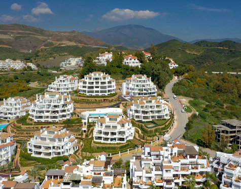 Apartamento en venta en Nueva Andalucia, Marbella