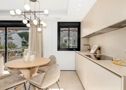 EXQUISITE LUXURY APARTMENT IN THE HEART OF PUERTO BANÚS