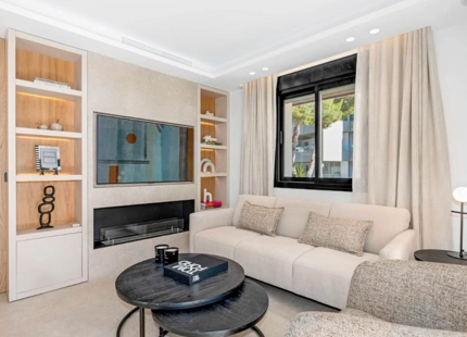 EXQUISITE LUXURY APARTMENT IN THE HEART OF PUERTO BANÚS