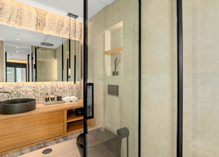 EXQUISITE LUXURY APARTMENT IN THE HEART OF PUERTO BANÚS