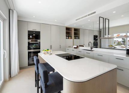 EXCEPCIONAL DÚPLEX A LA VENTA EN LA MILLA DE ORO DE MARBELLA
